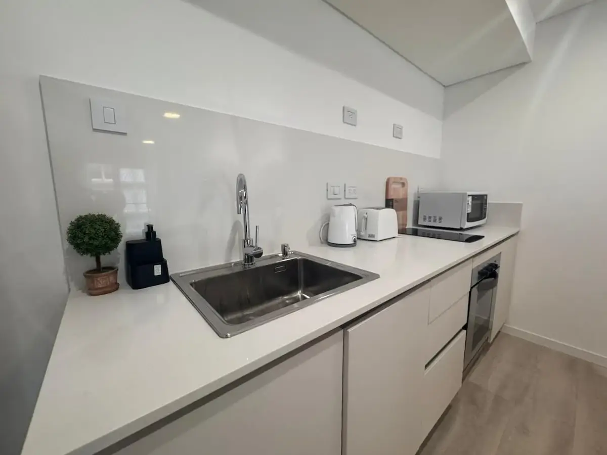 Cocina completa, otra vista