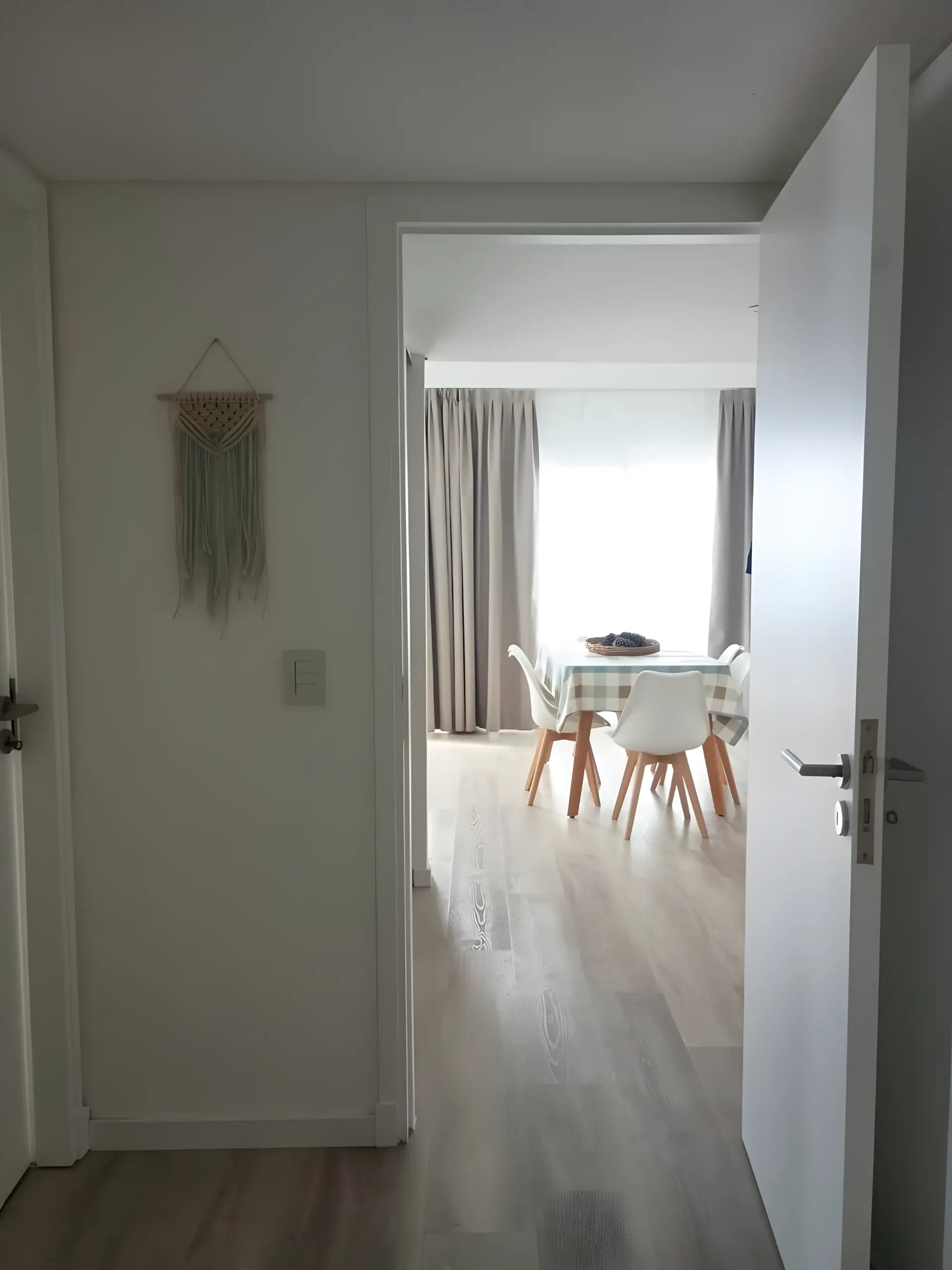 Paso del dormitorio al comedor